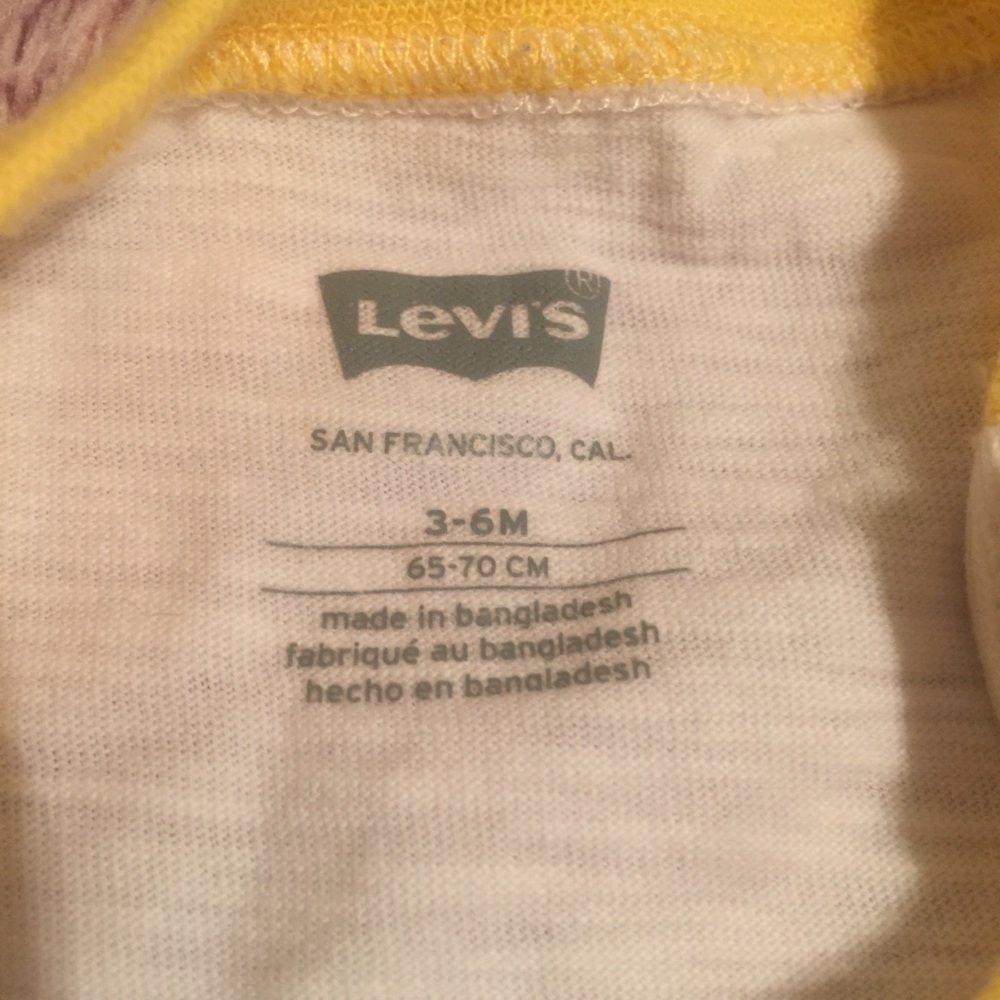 6 for $20! Levi’s Rainbow Tee - Picture 2 of 3